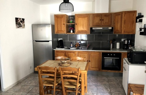 Pia Apartment | F2 CABIN 35KMS SPAIN 10 KMS SEA