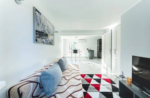 Saint-Jean-de-Vedas Apartment | F2 Calme, Terrace, Climatisation
