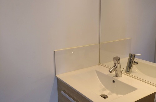 Saint-Jean-de-Vedas Apartment | F2 Calme, Terrace, Climatisation