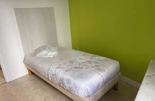 Villebret Apartment | F2 ground floor with garden, pets allowed free private parking