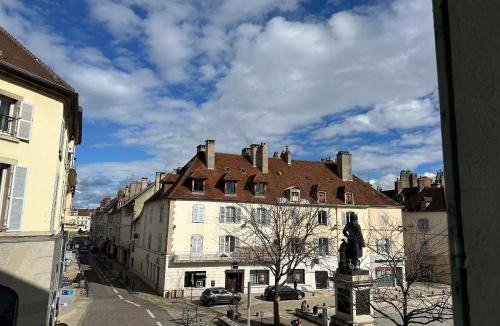 Lons-le-Saunier Apartment | F2 hyper centre ville Lons