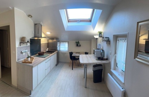 Chalons-en-Champagne Apartment | F2 Place République Centre - Bright & equipped