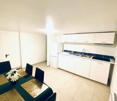 Arnouville Apartment | F2 près de Paris Aeroport CDG 2 minutes de la gare