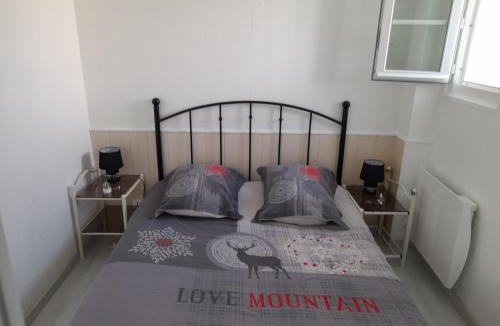 Courseulles-sur-Mer Apartment | F2 RDC promo cour Courseulles sur mer