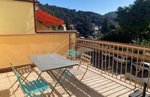 Amelie-les-Bains-Palalda Apartment | F2 with Terrace and Parking, Pets Allowed - Amélie-les-Bains