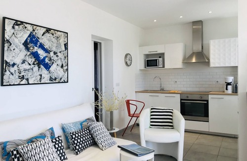 La Ciotat Apartment | F3 beachfront, beach, air conditioning, wifi, parking