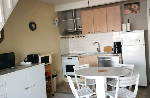 Patrimonio Apartment | F3 duplex with loggia beach 3 min walk, panoramic sunset view