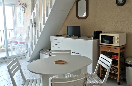 Patrimonio Apartment | F3 duplex with loggia beach 3 min walk, panoramic sunset view