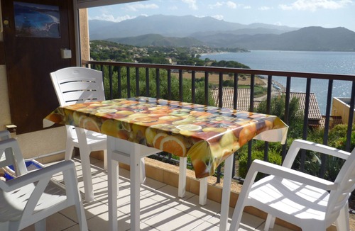 Patrimonio Apartment | F3 duplex with loggia beach 3 min walk, panoramic sunset view