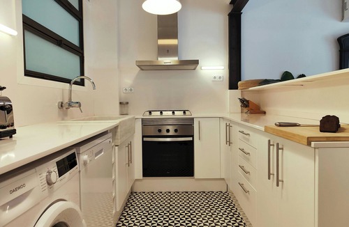 La Nova Esquerra de l'Eixample Apartment | F3- Spacious 2 bedroom. Sarrià - Hospital Clinic