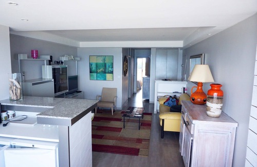 La Cote Radieuse Apartment | F3 standing on the beach, parking, super panoramic 180 ° view, Top position