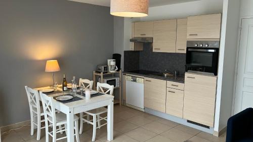 Saint-Arnoult Apartment | F50 Ferme de Deauville 1 CH rez-de-jardin avec escalier