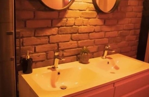 Saint-Jean-les-Deux-Jumeaux Apartment | Fancy an intimate and secret night near Paris?