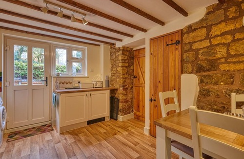 Avon Dassett Cottage | Fab 2-Bed Cotswolds Cottage with Private Courtyard
