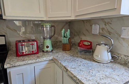 Akron House | Fab 50's Firestone Flat. A/C & Pet friendly