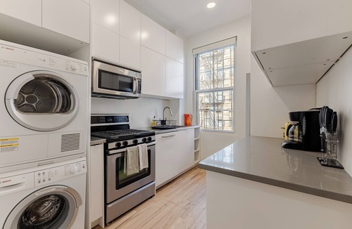 Ukrainian Village Apartment | FAB location. Gorgeous designer 2 bedroom,1 bath Apt Noho. LES.East Village