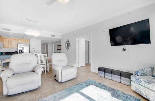 Long Beach Condo | 🌞Fab Views-BeachFRONT-Balcony-Grandview East 304🌞