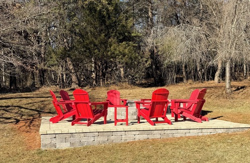 Faber House | Faber VA Hilltop Escape - On Route 151 - Sleep 10 - New Sauna, Firepit and Deck