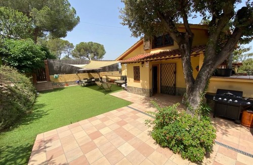 Sant Cugat del Valles House | Fabulosa Casa con Jardín, Ideal Para Familias que Visitan Barcelona