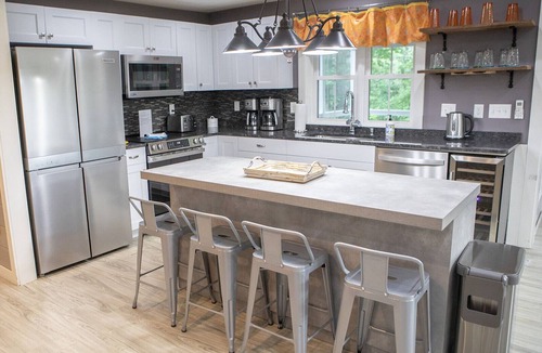 Cape Porpoise House | Fabulous 10 bdrm 8 bath in Kport; 1 wk left this summer—rate reduced!