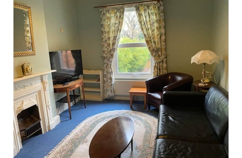 Ellesmere Port Apartment | Fabulous 2 bed flat in Ellesmere Port centre