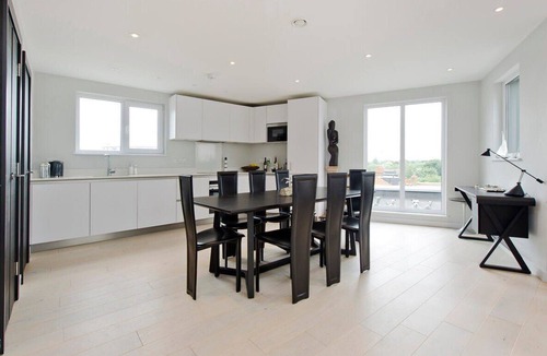 Wimbledon Park Apartment | Fabulous 2-bed Penthouse, Wimbledon