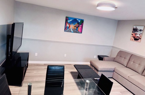 Plateau Apartment | Fabulous 2-bedroom apartment with WiFi in charming Québec