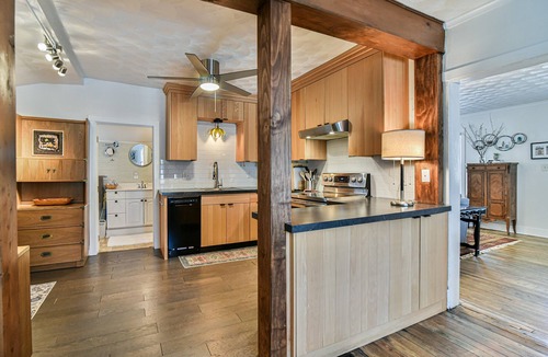 Historic Montford House | Fabulous 2-bedroom house in charming Asheville neighborhood