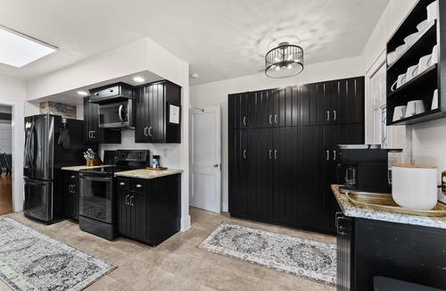 Muscatine House | Fabulous 2-bedroom house in Muscatine