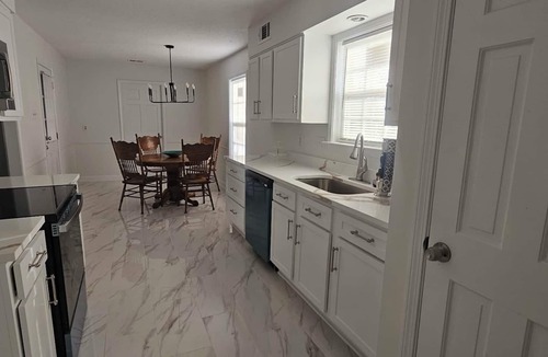 Bartlett Estates House | Fabulous 3-bedroom house in Bartlett