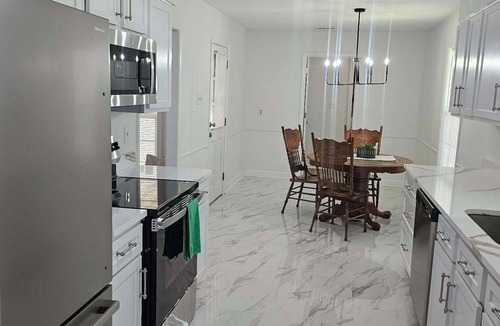 Bartlett Estates House | Fabulous 3-bedroom house in Bartlett