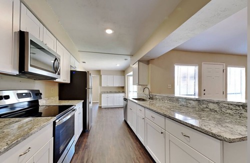 Garland House | Fabulous 3-bedroom house in Garland