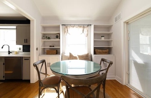 Elgin House | Fabulous 3-bedroom house with AC in charming Elgin