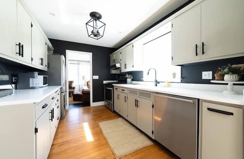 Elgin House | Fabulous 3-bedroom house with AC in charming Elgin