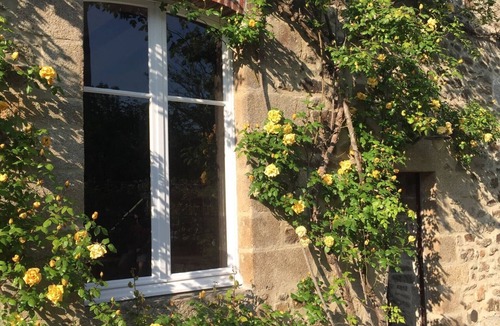 Lanvallay House | Fabulous 4-Bed House in Dinan Port. A beautiful historic building with style.
