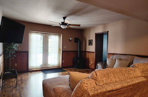 Amaranth House | Fabulous 4 bedroom bungalow in Amaranth