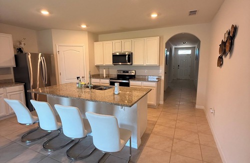 St. Cloud House | Fabulous 4-bedroom house with AC in charming St. Cloud