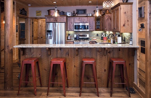 Aska Cabin | Fabulous 4-Bedroom Mountain Cabin, Breath-Taking Views, Heart of Aska Adventure