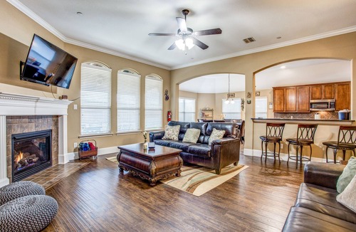 Panther Creek Estates House | Fabulous 5 Bedroom/4 bath Home 4K TV's Fireplace Foosball!
