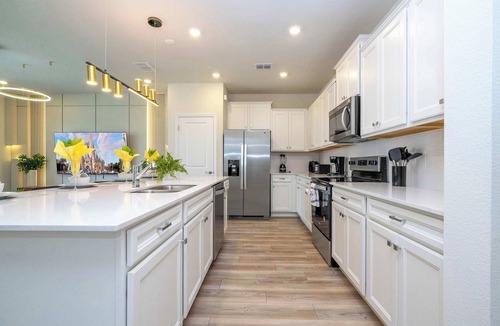 Four Corners Condo | Fabulous 5Bd Pool & Game Room @ Windsor Cay 1253