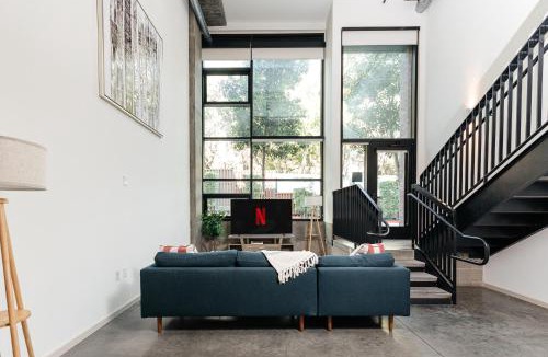 Hollywood Apartment | Fabulous and Spacious 2 level LOFT with Pool GyM Parking