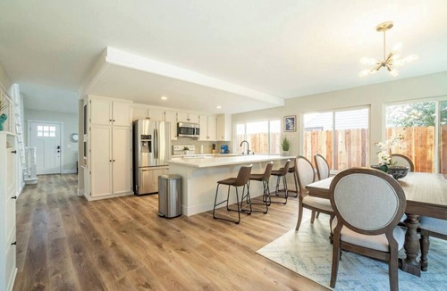 Fair Oaks House | Fabulous Fair Oaks 5b Home * King Bed * Pool
