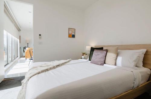 Fitzroy North Apartment | Fabulous Fitzroy with Parking