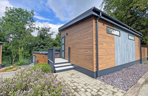 Bethesda Cottage | Fabulous glamping pod with separate bedroom.