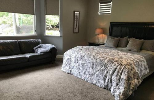 Folsom Villa | Fabulous Grand Home Pool~Jacuzzi Central Walkable