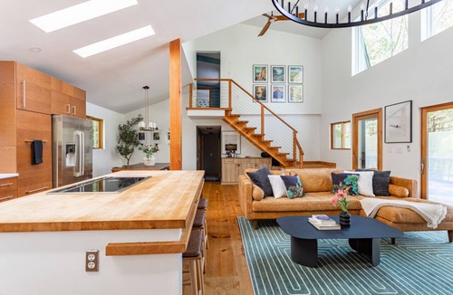 Town of Marbletown House | Fabulous Home w/FP & hot tub in Stone Ridge