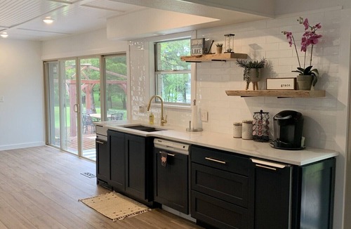 Rogers House | Fabulous Lake Front Home(Flat walk to water) For Your Enjoyment Of Beaver Lake!