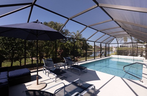 Crown Pointe House | Fabulous Lakefront Naples Home