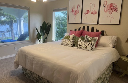 Granite Shoals House | Fabulous LakeHome w/Sunset Views, Kayak, Paddleboard, WaterSlide, Fishing & more