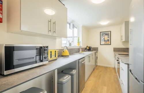 Mill Road Apartment | Fabulous Large Apartment for 7 - CENTRAL Cambridge